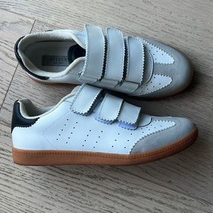 Steve Madden Velcro strap sneakers womens size 9